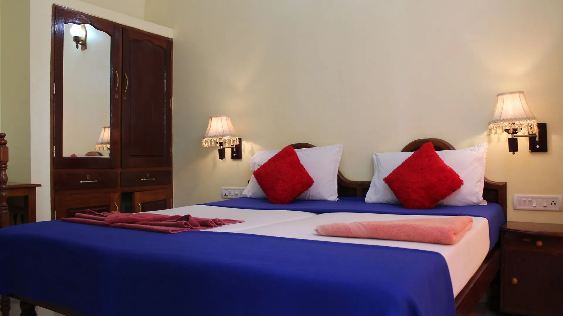 Hotel Sea View Palace - The Beach Hotel, Kovalam 2*,  India