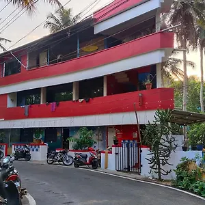Abhi's Cafe Avaduthura Homestay
